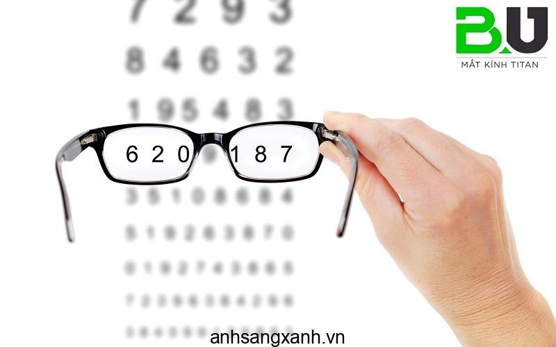Cận 0.5 độ có nên đeo kính? Không đeo kính có tăng độ cận không? 2